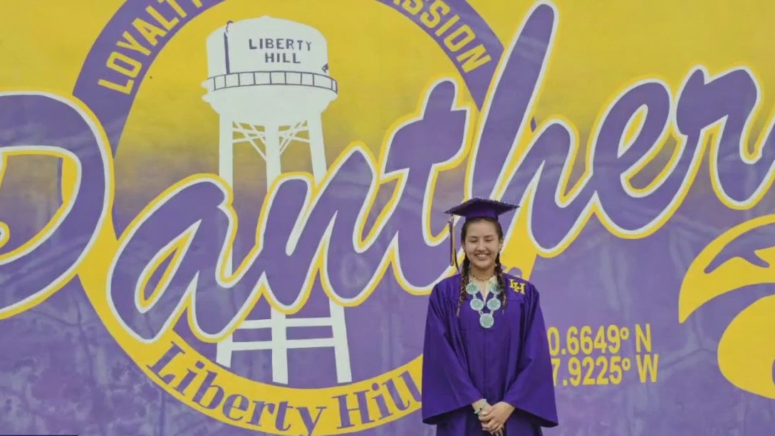 Student cannot wear tribal regalia to graduation
